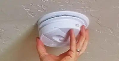 Smoke detector installation service ensuring home safety in Fort Lauderdale, FL
